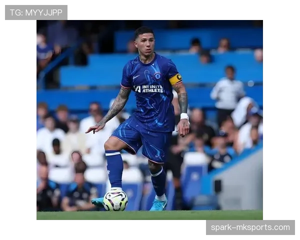 德容与恩佐对比：组织核心的角色差异与进攻创造力