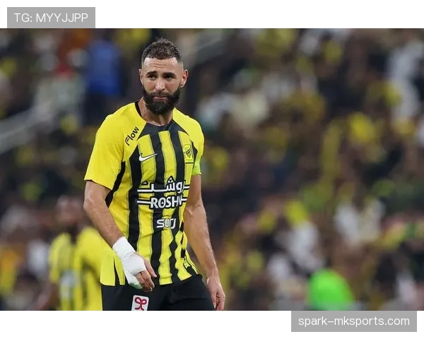 本泽马与苏亚雷斯：技术型中锋的两种极致路径解析