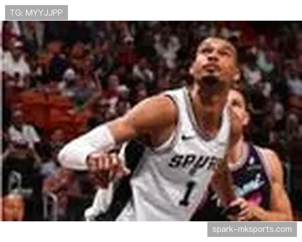 杰克逊二世利用挡拆拉开空间提升三分命中率显著领先队内同位置球员