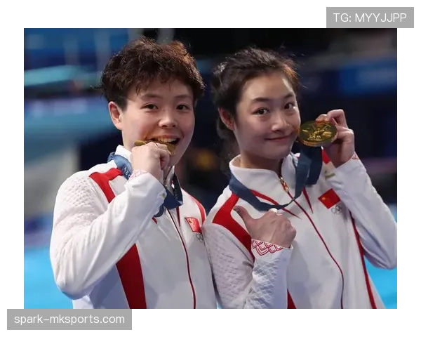 昌雅妮私下喝的水都带金箔？